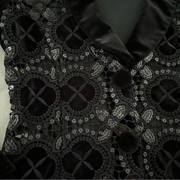RARE VINTAGE Sagaie Paris Black Velvet Crochet Lace Sequin Blazer, Size 2 - Picture 6 of 15
